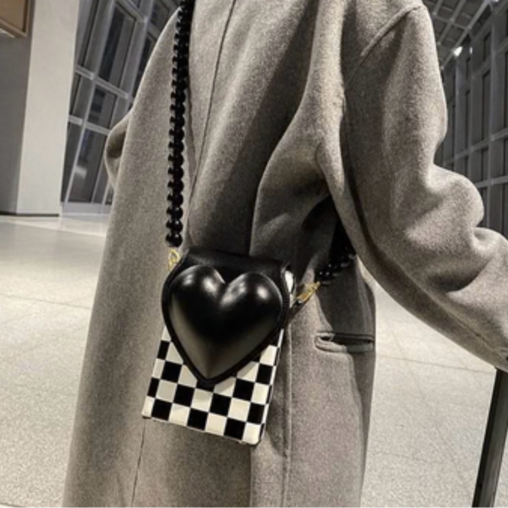 Heart checkered purse